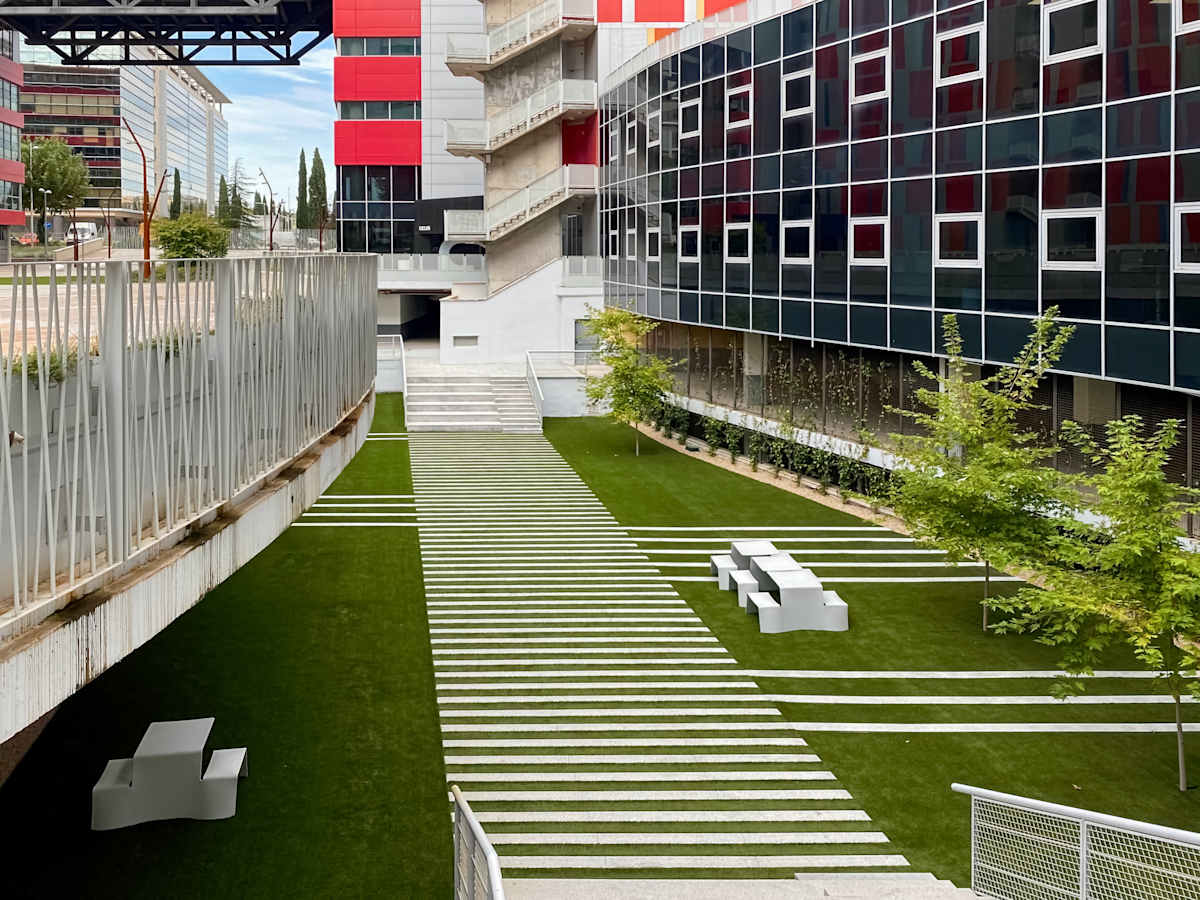 Regus Rivas Square Garden interior photo 13