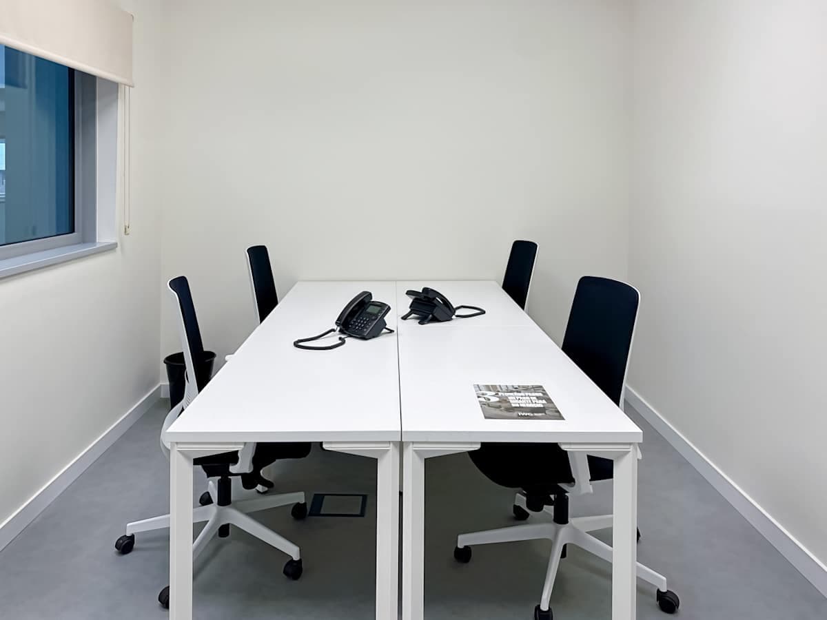 Regus Rivas Square Garden interior photo 7