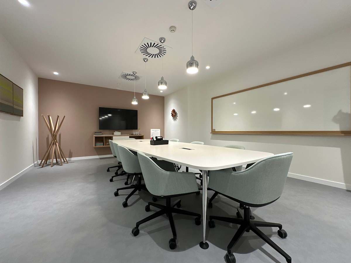 Spaces Avenida de Manoteras interior photo 3