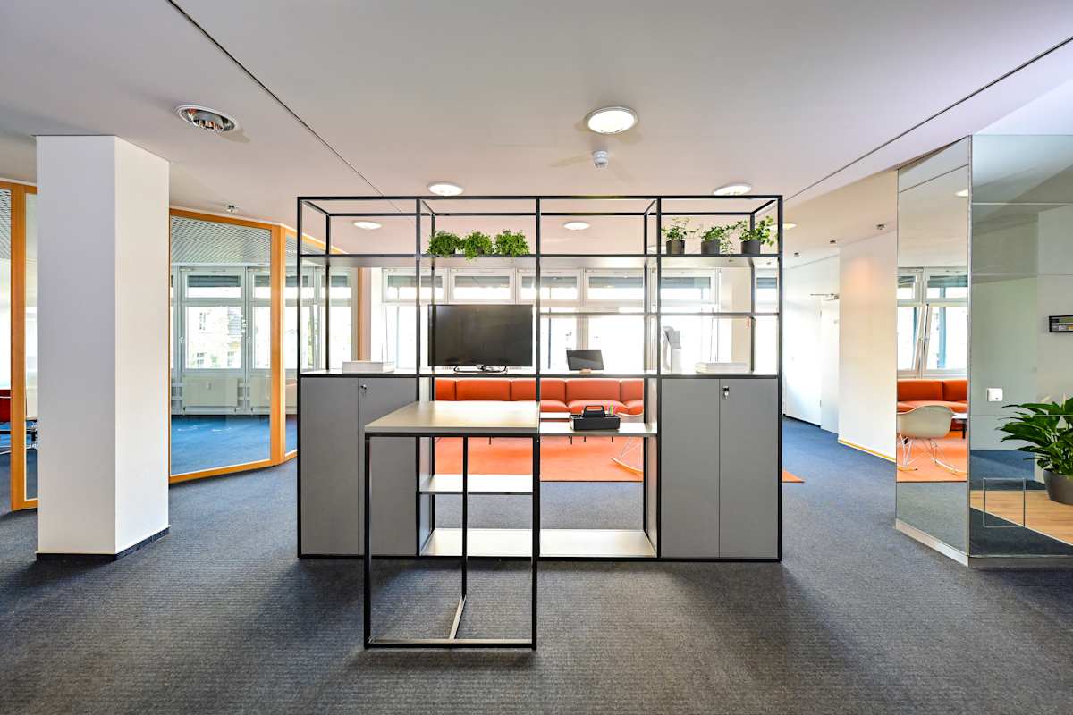 HQ Iserlohn interior photo 2