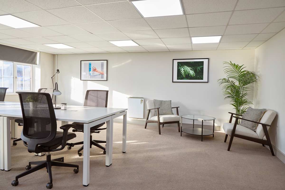 Regus Sabichi House interior photo 8