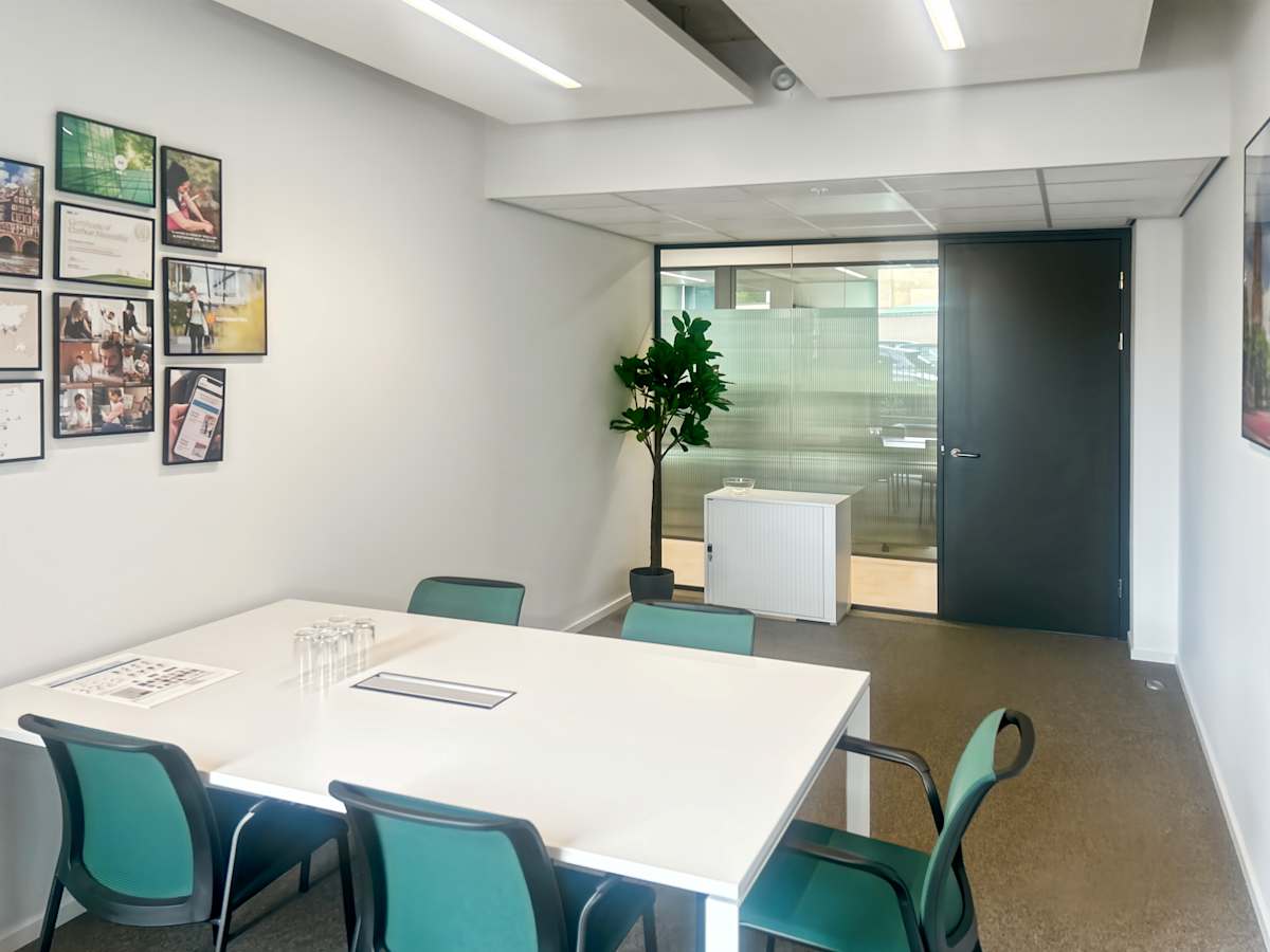 Signature by Regus interior photo 8