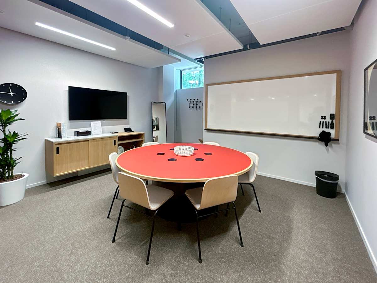 Signature by Regus interior photo 9