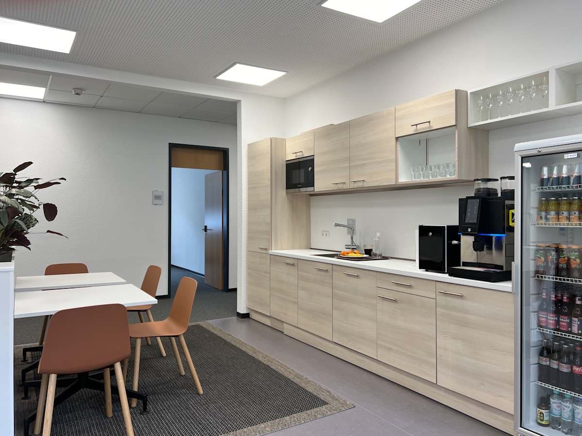Regus Atrium interior photo 6
