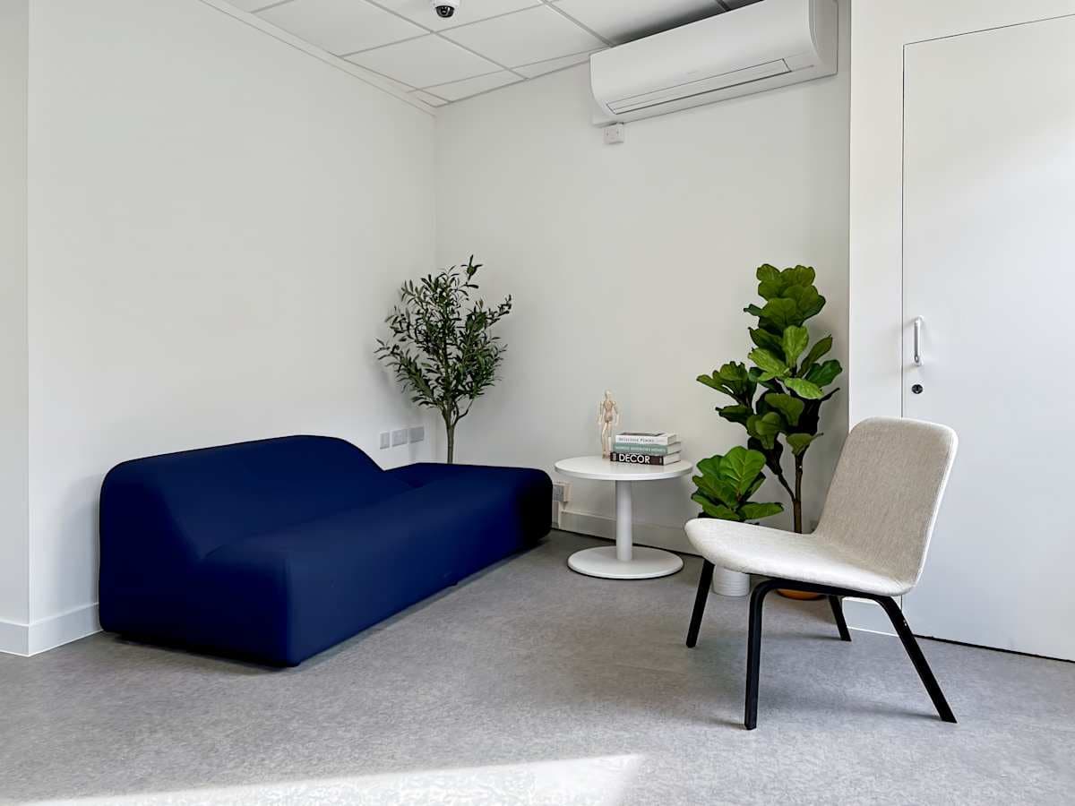 HQ Putney interior photo 5