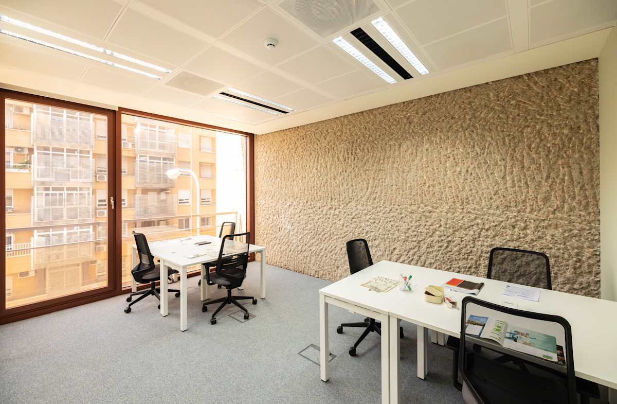 Regus Luca de Tena interior photo 4