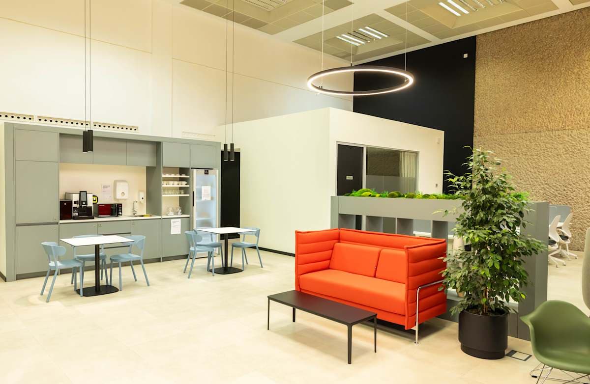 Regus Luca de Tena interior photo 6
