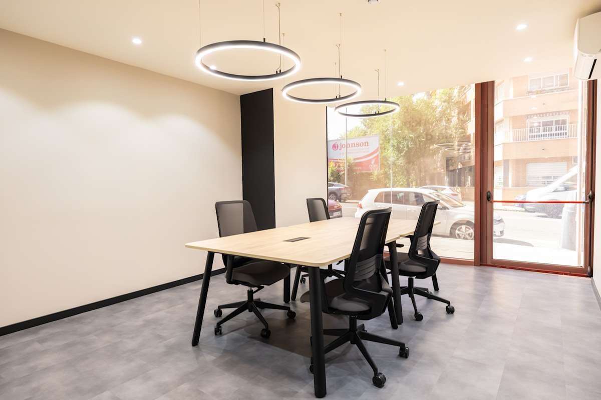 Regus Luca de Tena interior photo 9
