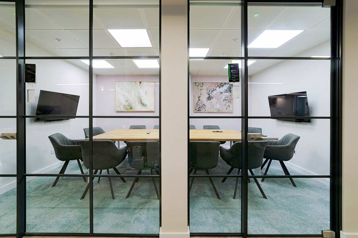 HQ Southfields interior photo 8