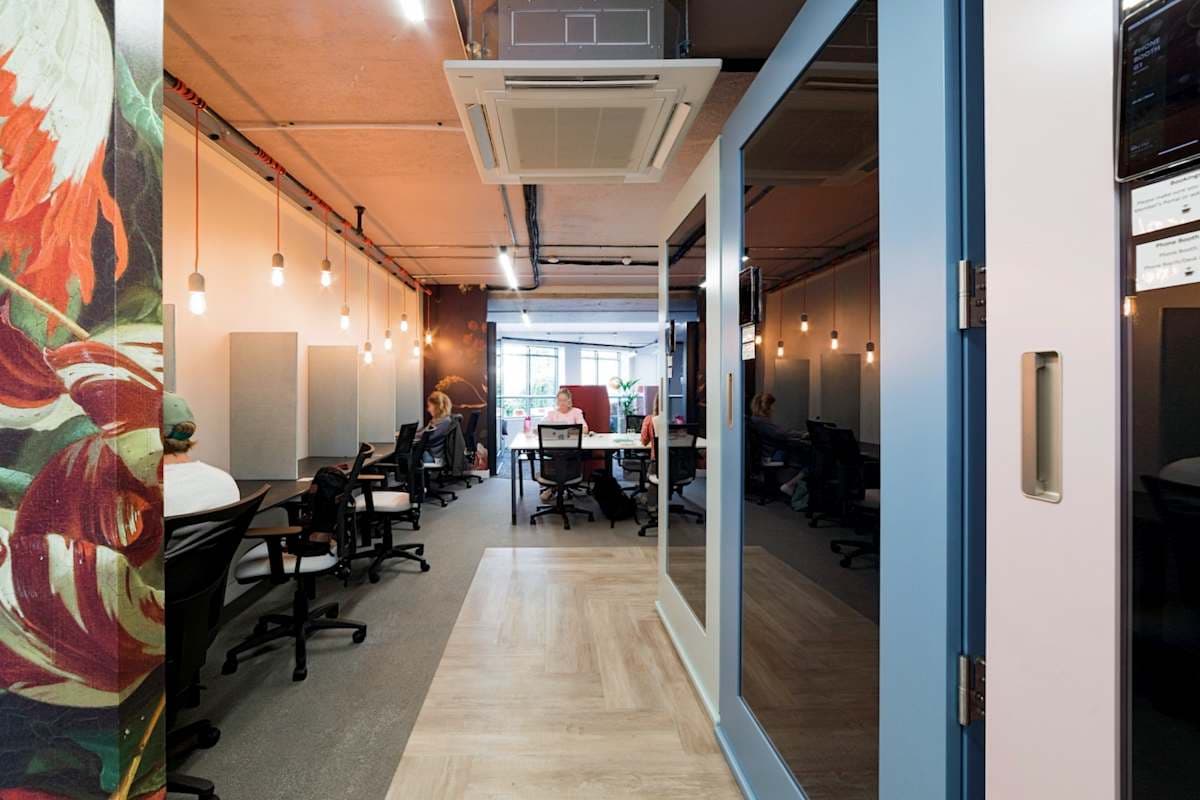 HQ Southfields interior photo 10