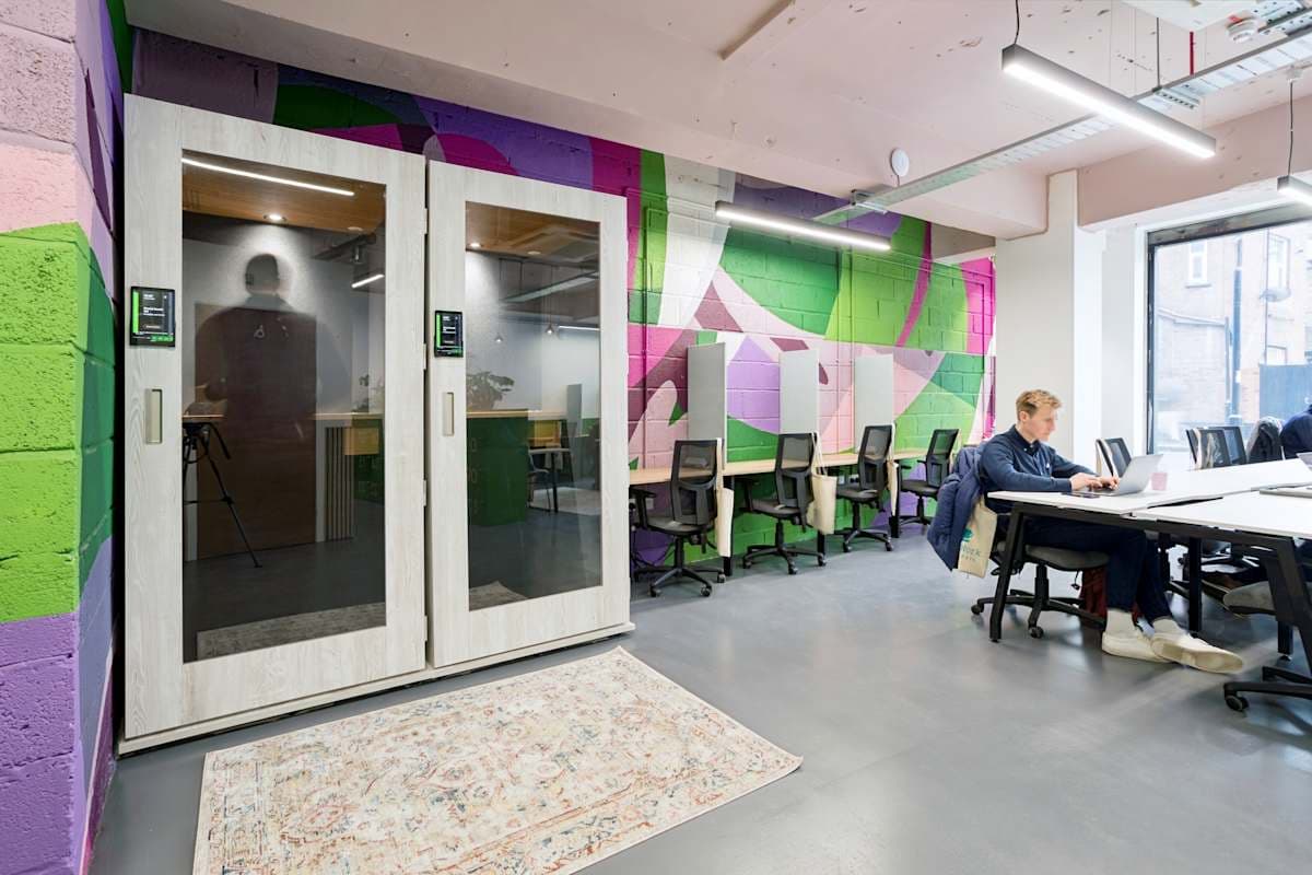 HQ Fulham interior photo 7