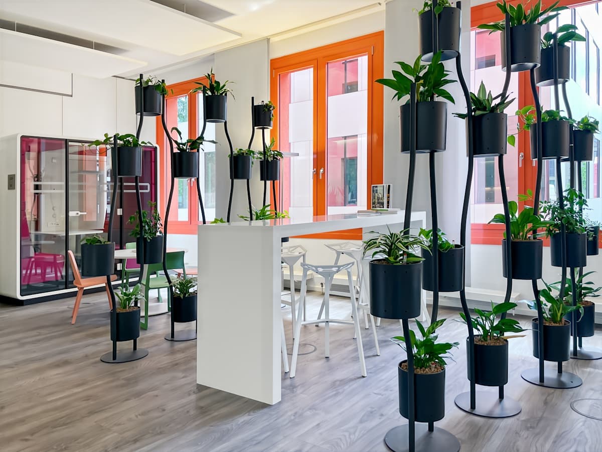 Regus Unterfoehring Park Village interior photo 13