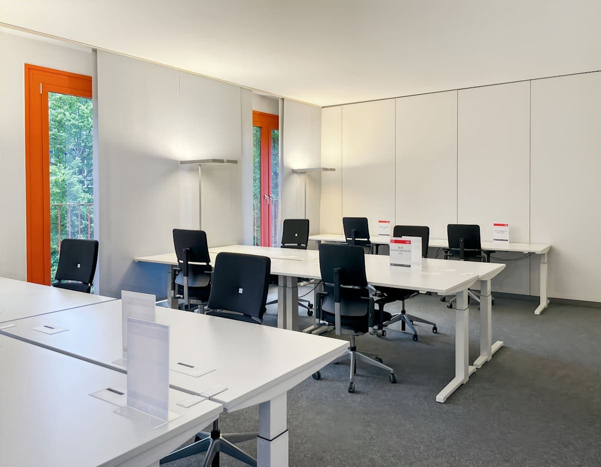 Regus Unterfoehring Park Village interior photo 4