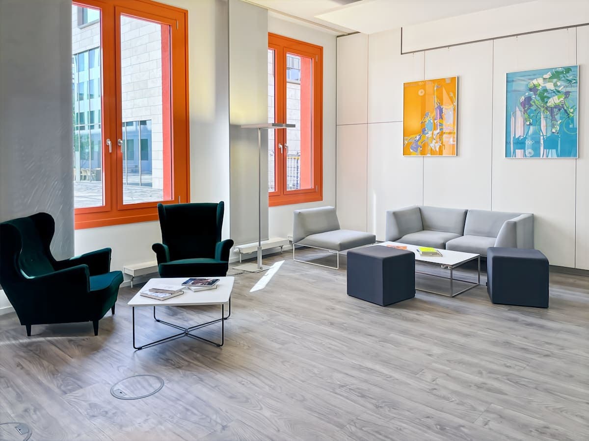Regus Unterfoehring Park Village interior photo 5