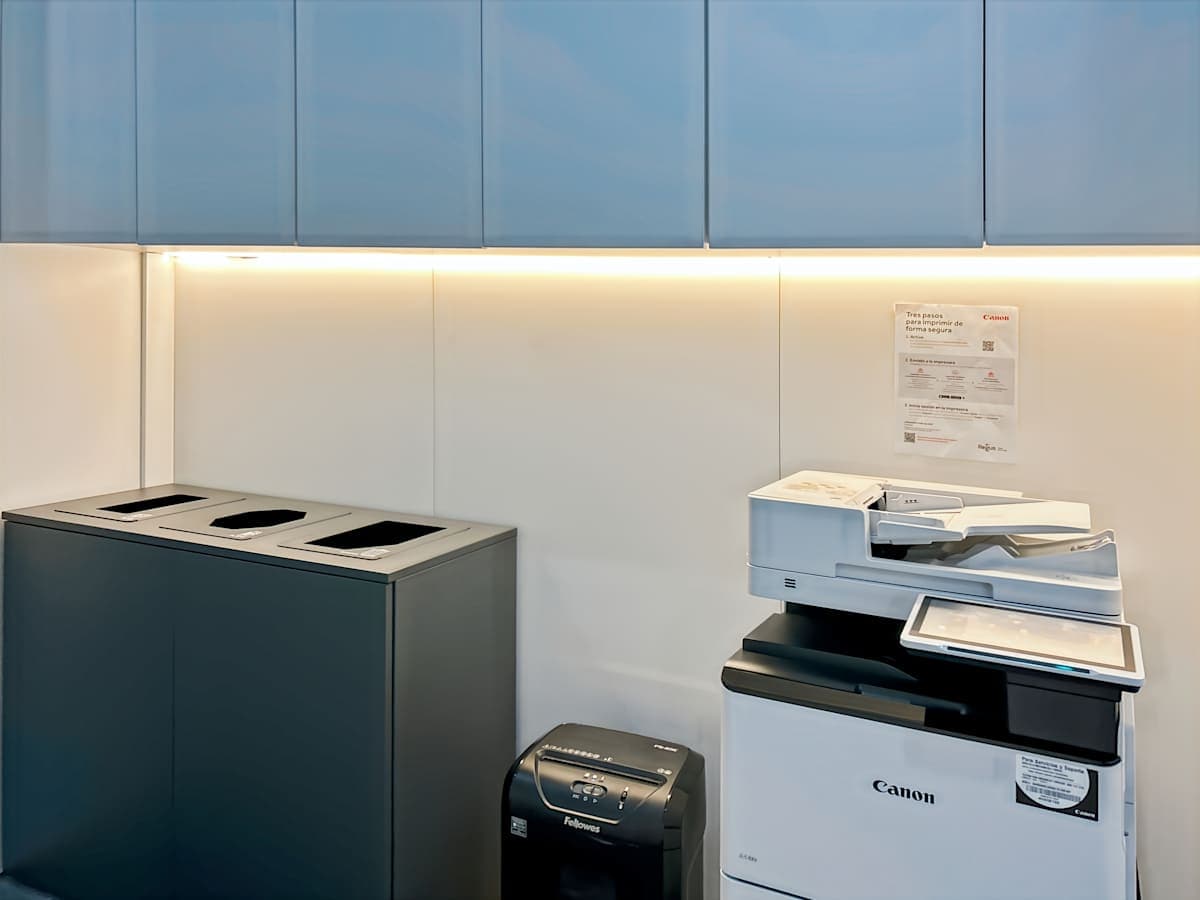Regus Calle Ribera de Loira 16 interior photo 14
