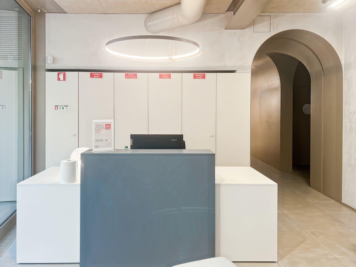 Regus Alcantara interior photo 2