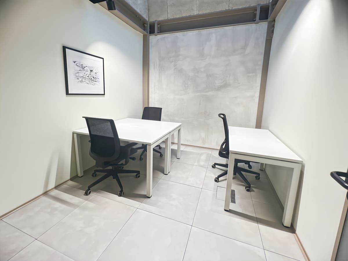 Regus Alcantara interior photo 5