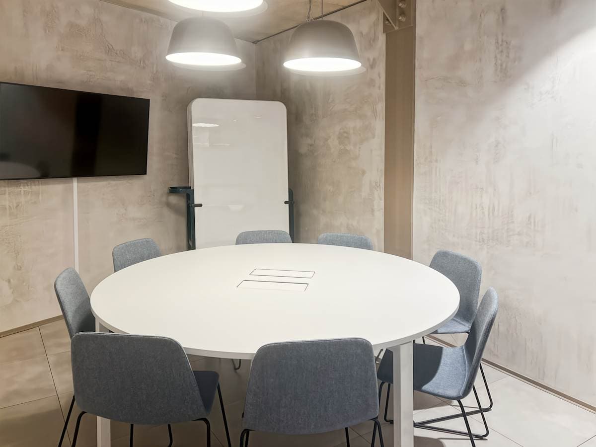 Regus Alcantara interior photo 6