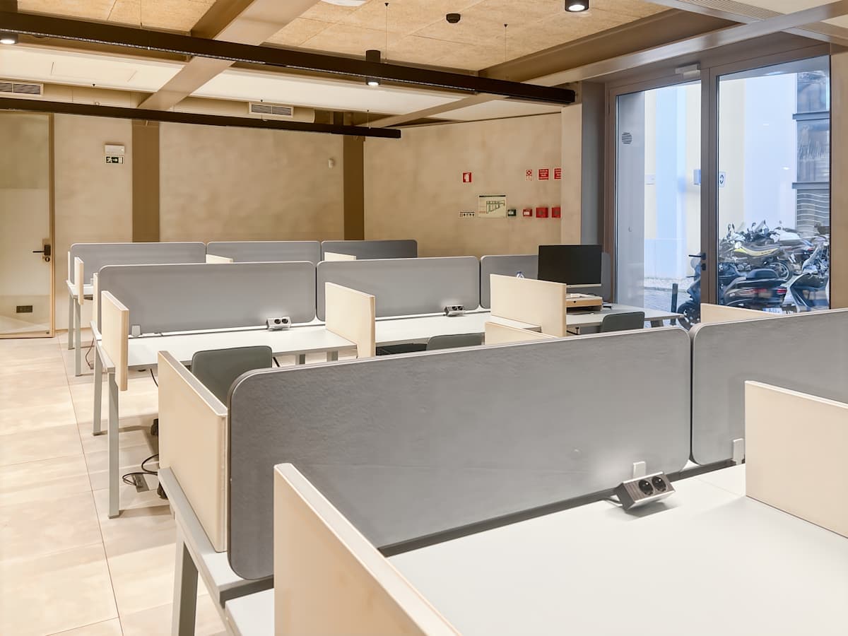Regus Alcantara interior photo 9
