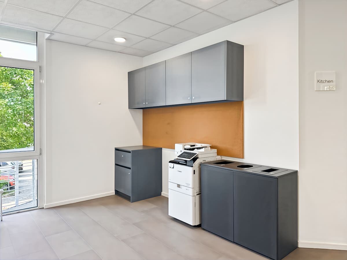 Regus Roesslerstrasse interior photo 13