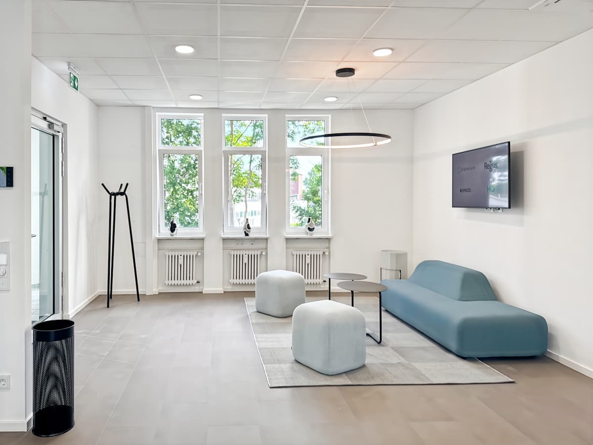 Regus Roesslerstrasse interior photo 5