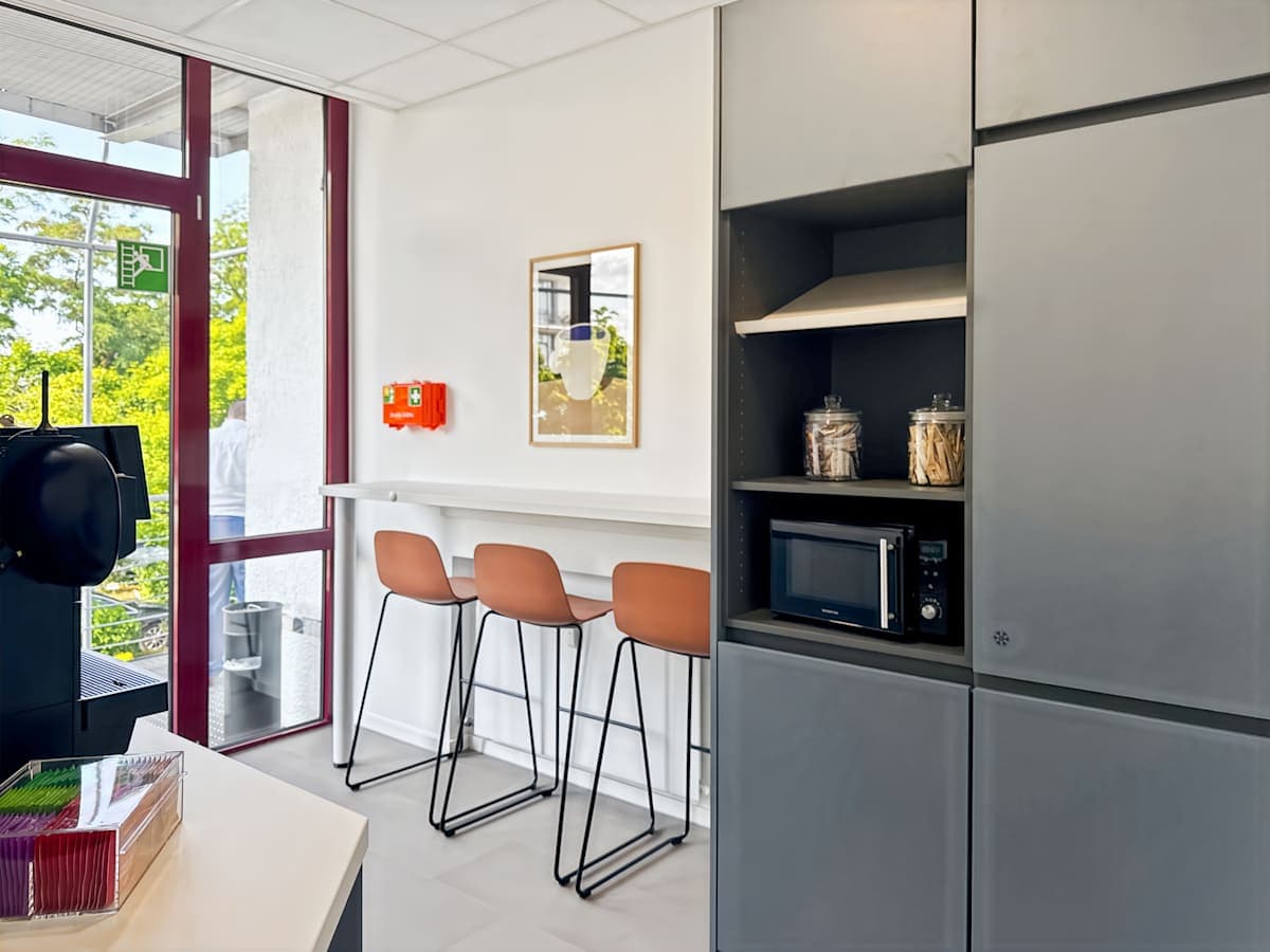 Regus Roesslerstrasse interior photo 6