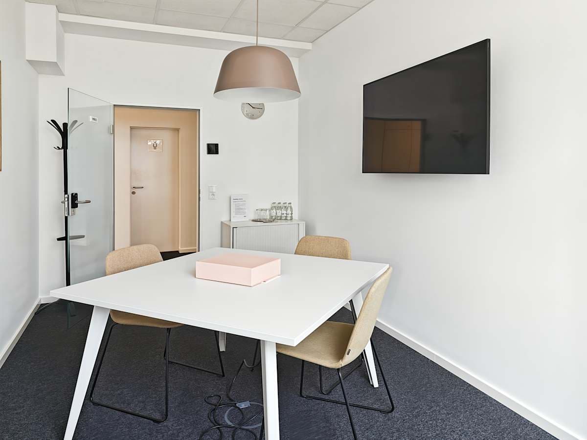 Regus Roesslerstrasse interior photo 10