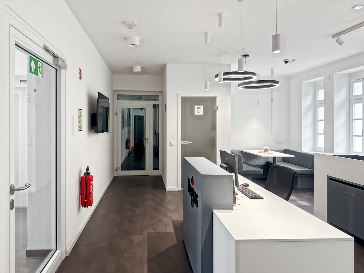 Regus Von Richthofen Park interior photo 11