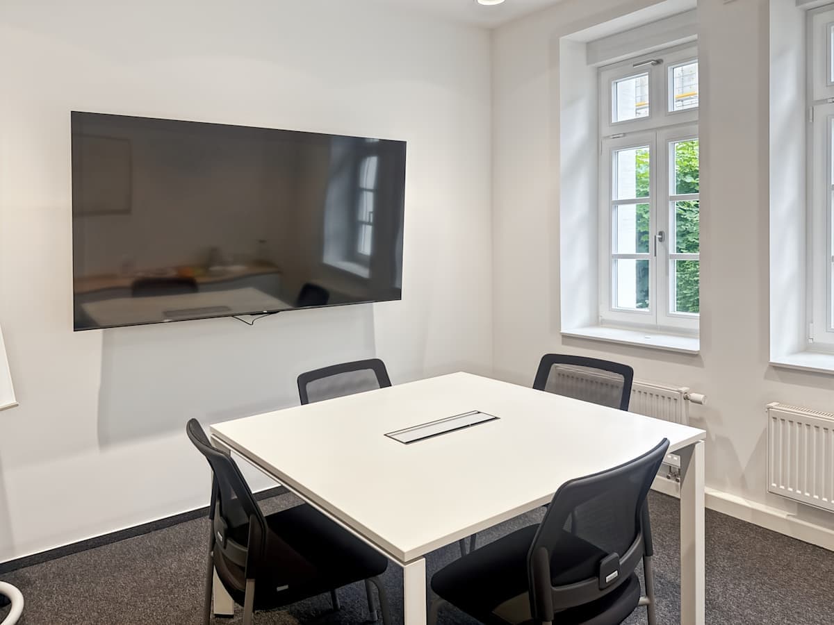 Regus Von Richthofen Park interior photo 3