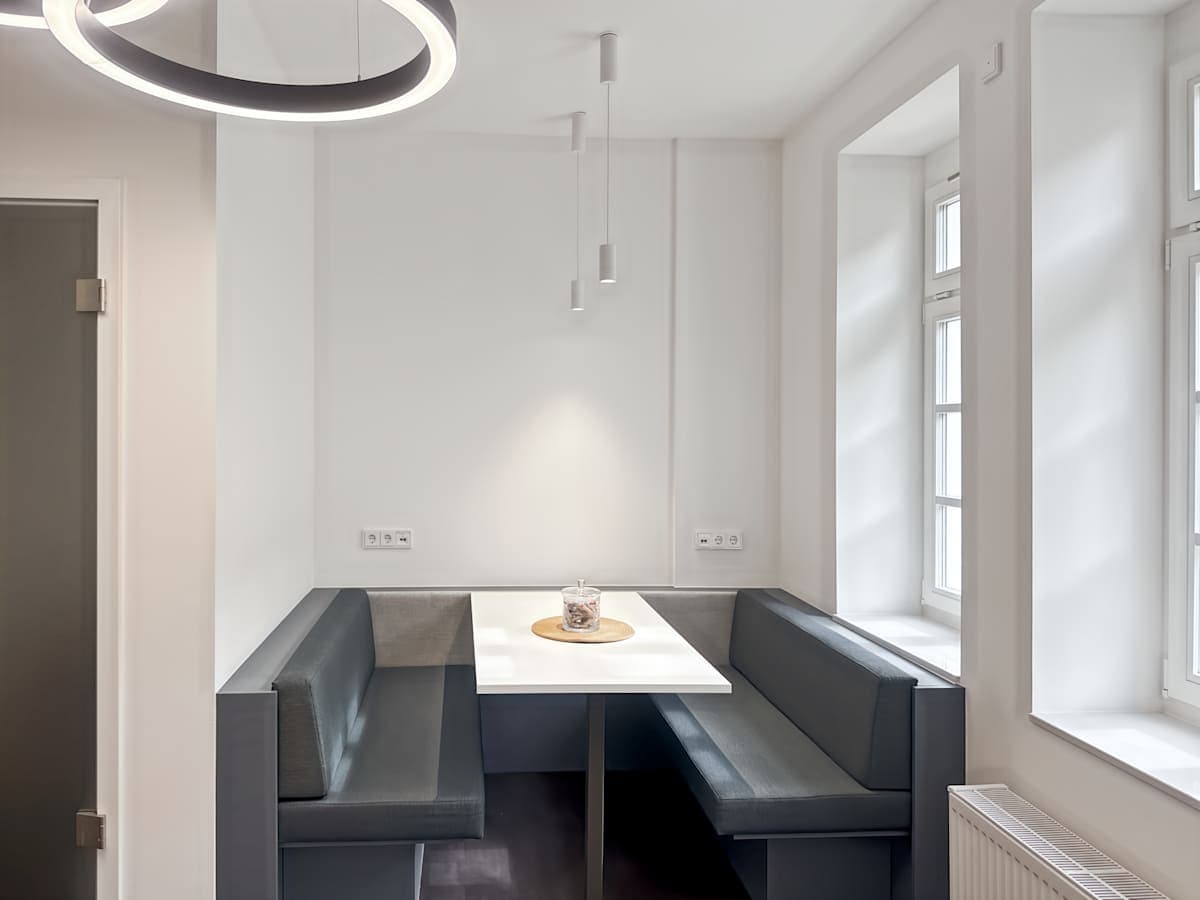 Regus Von Richthofen Park interior photo 5
