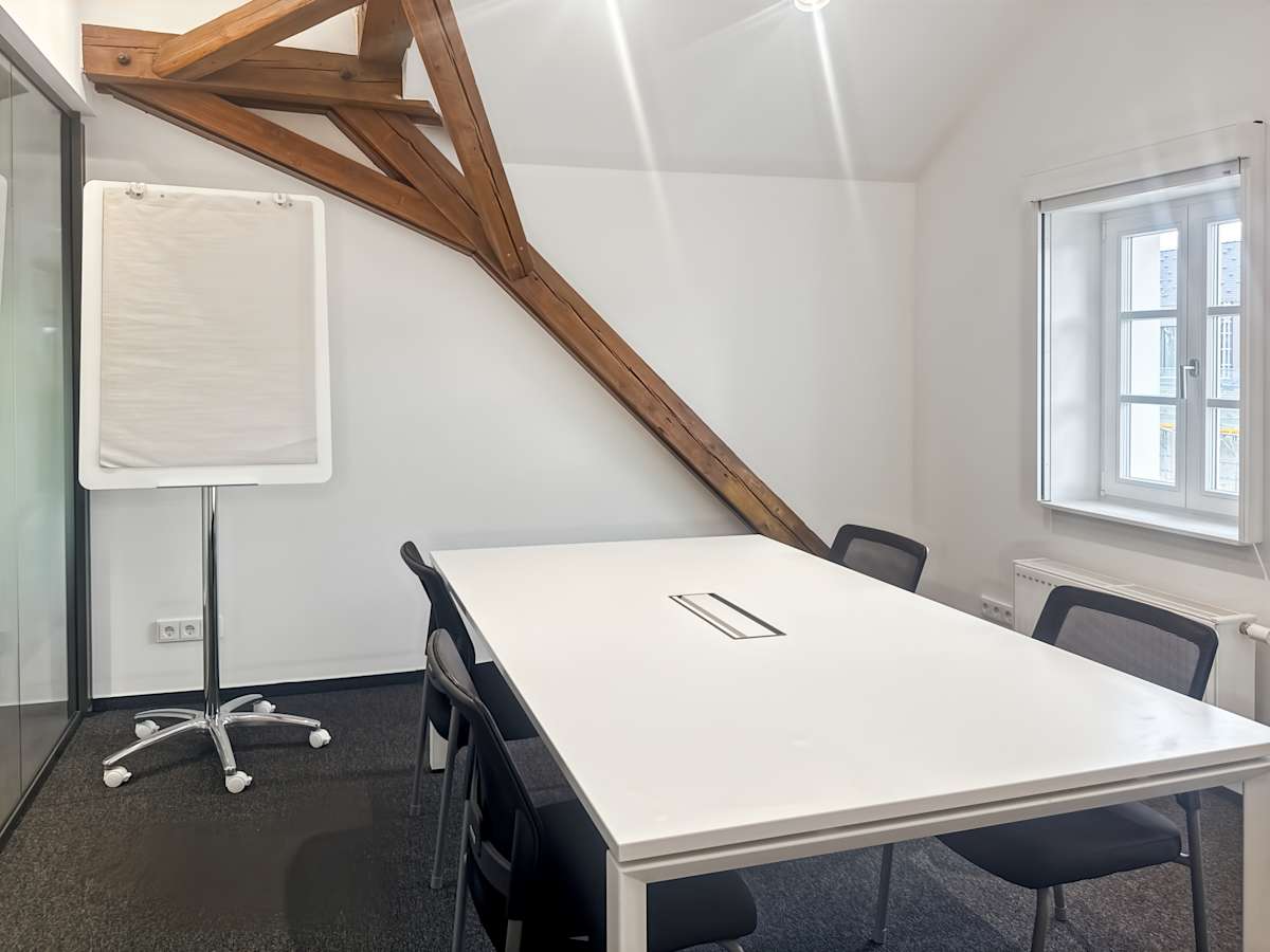 Regus Von Richthofen Park interior photo 7