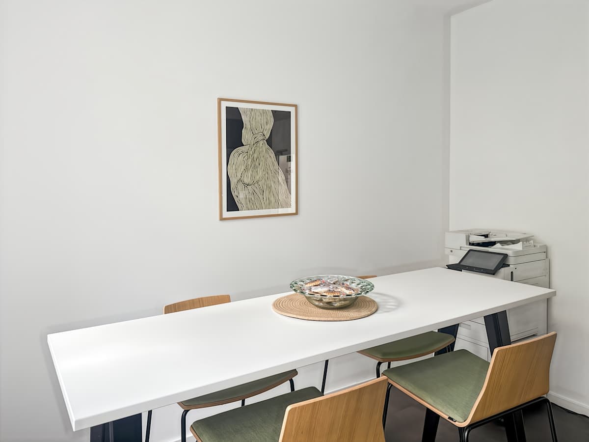 Regus Von Richthofen Park interior photo 8