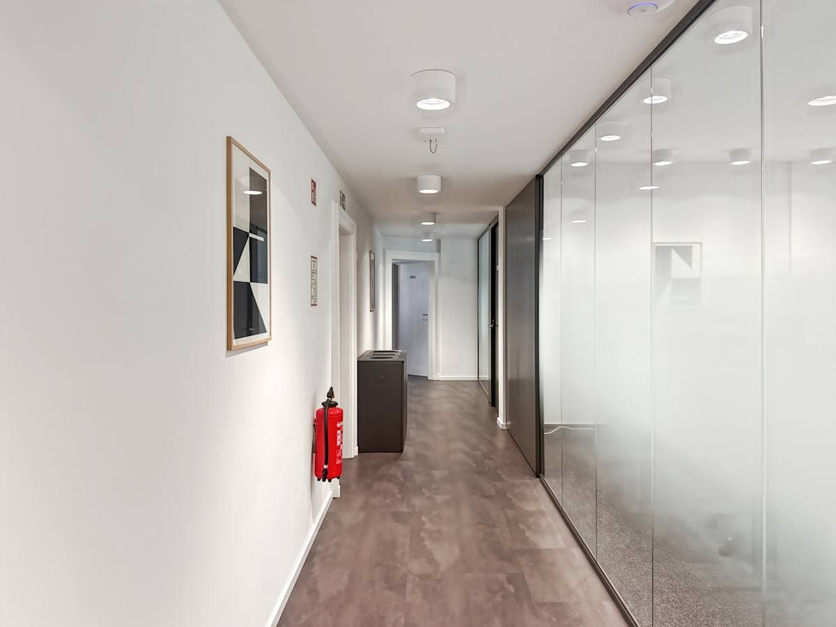 Regus Von Richthofen Park interior photo 10