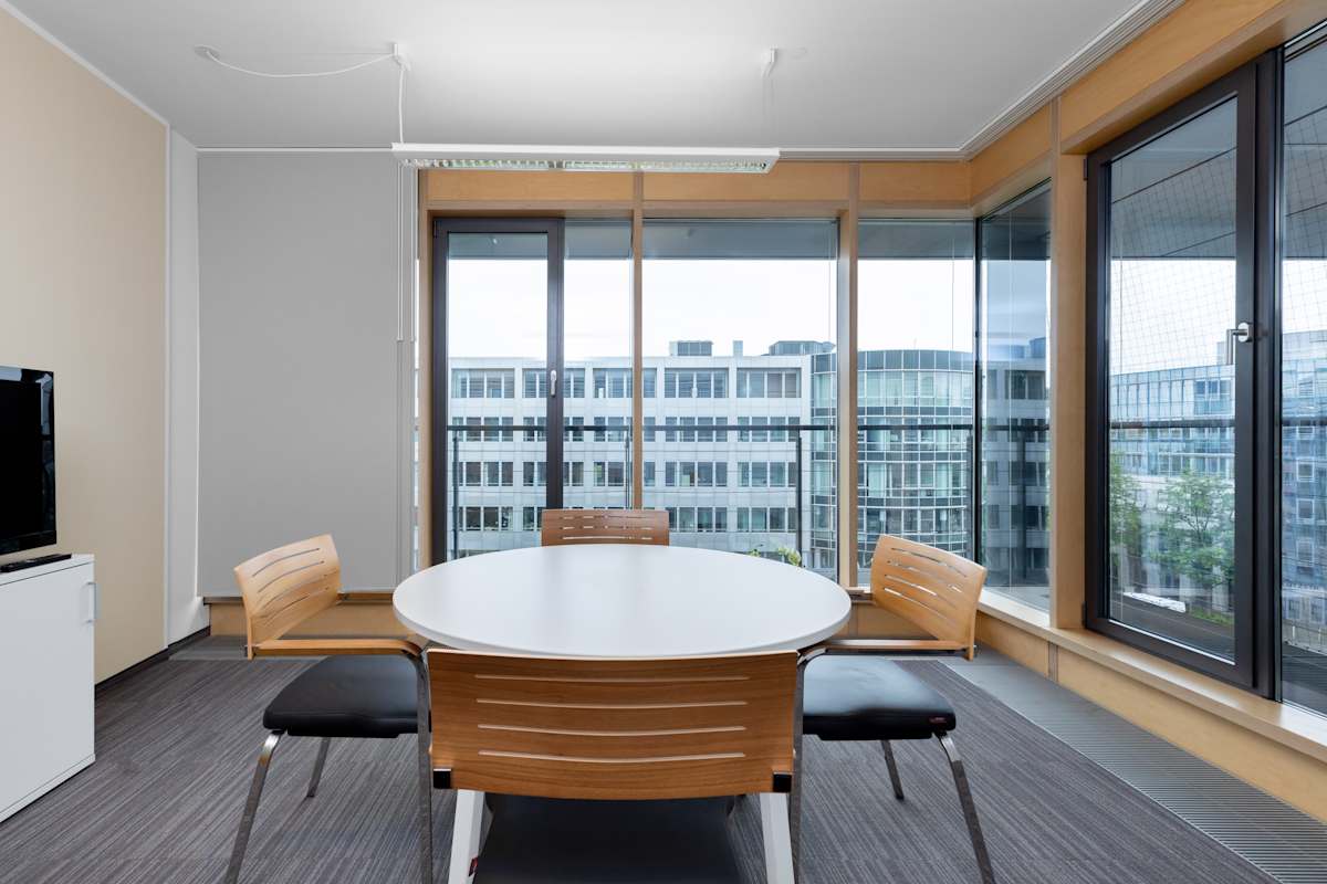 Regus - Munich Laim interior photo 3