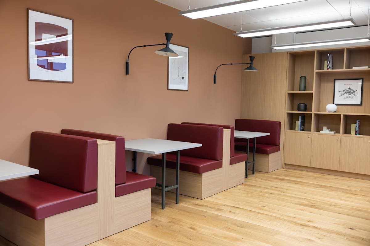 Regus Am Flughafen interior photo 4