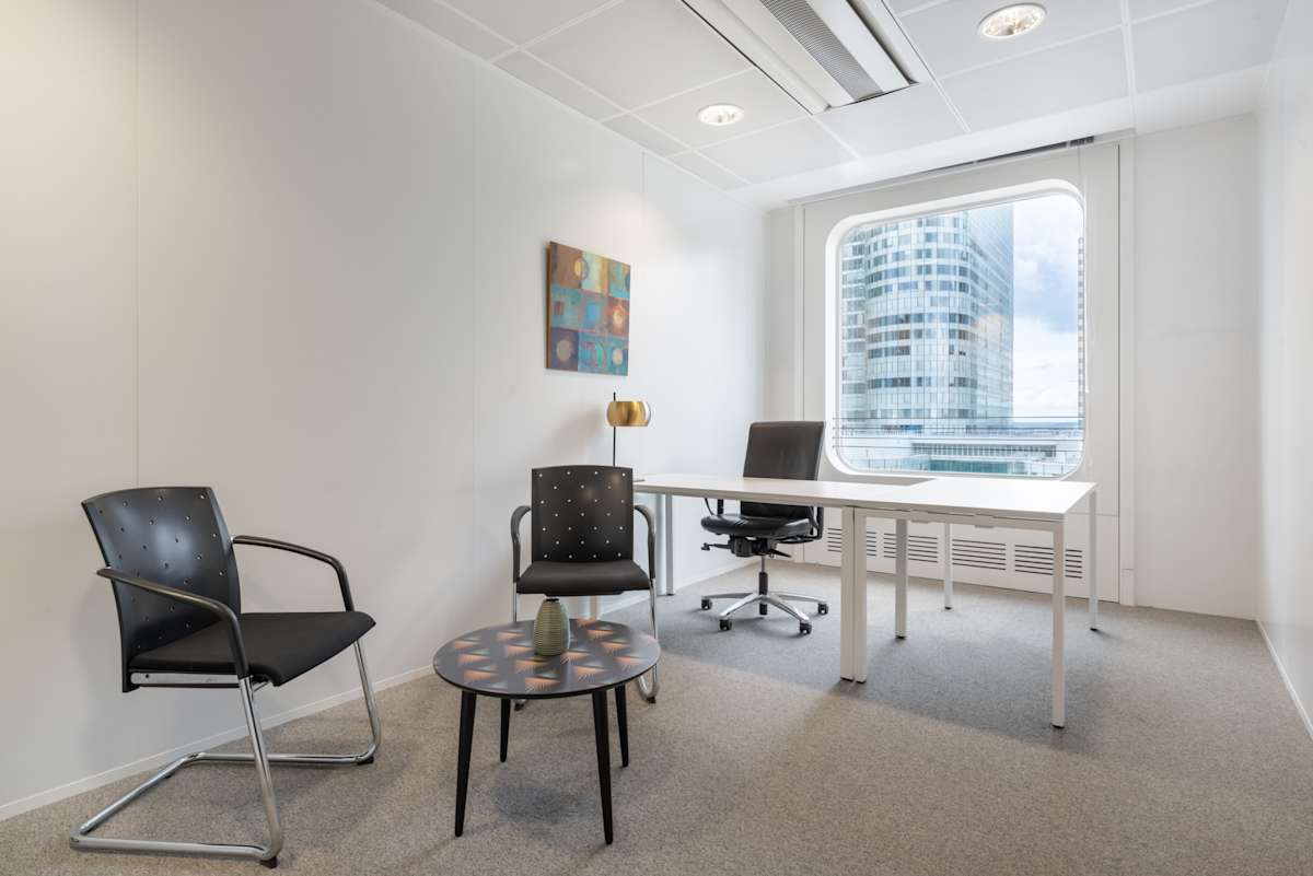 Regus - La Défense, Tour Ariane interior photo 4