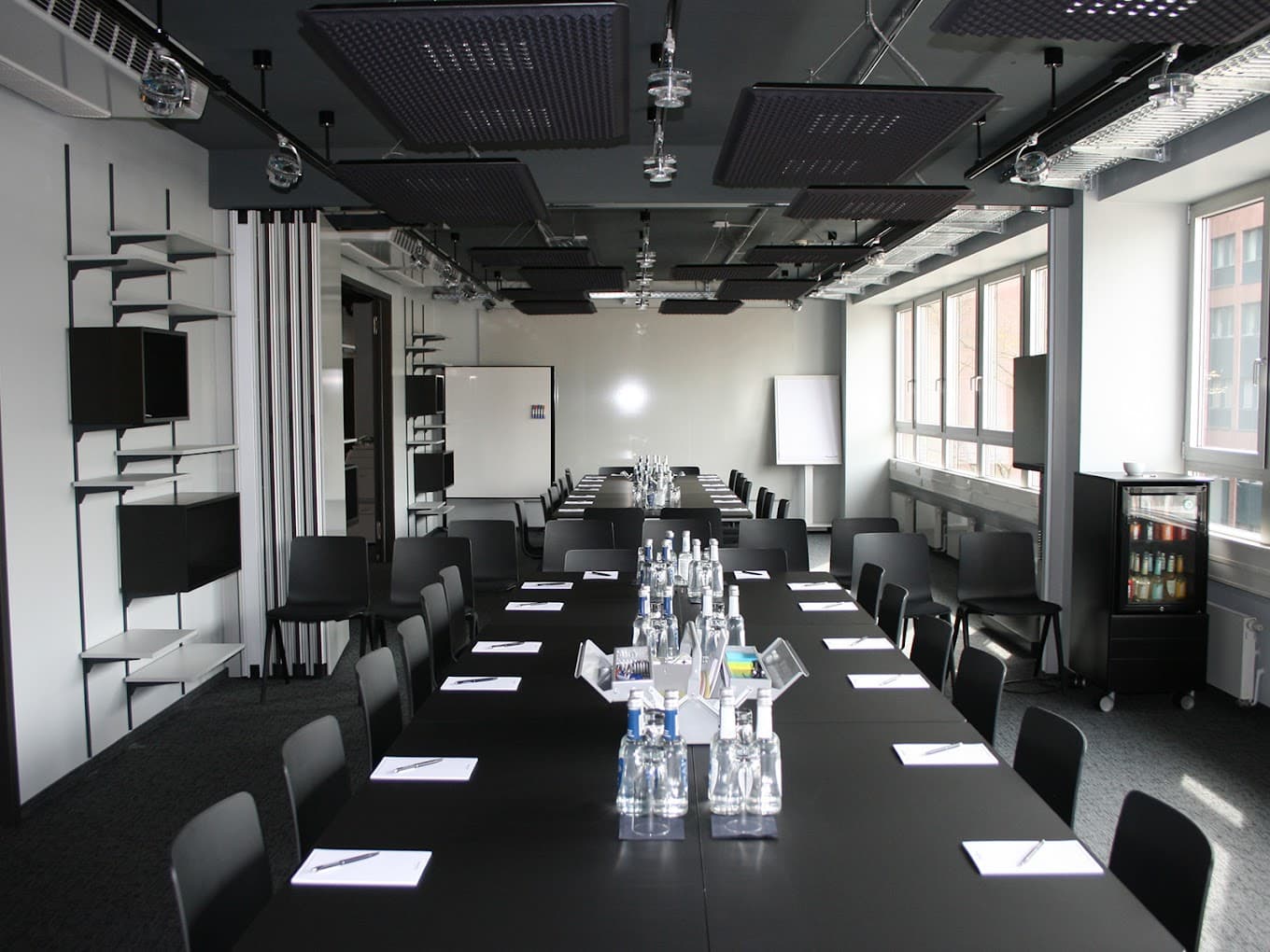 Top Coworking Spaces in Düsseldorf Offering Free Water