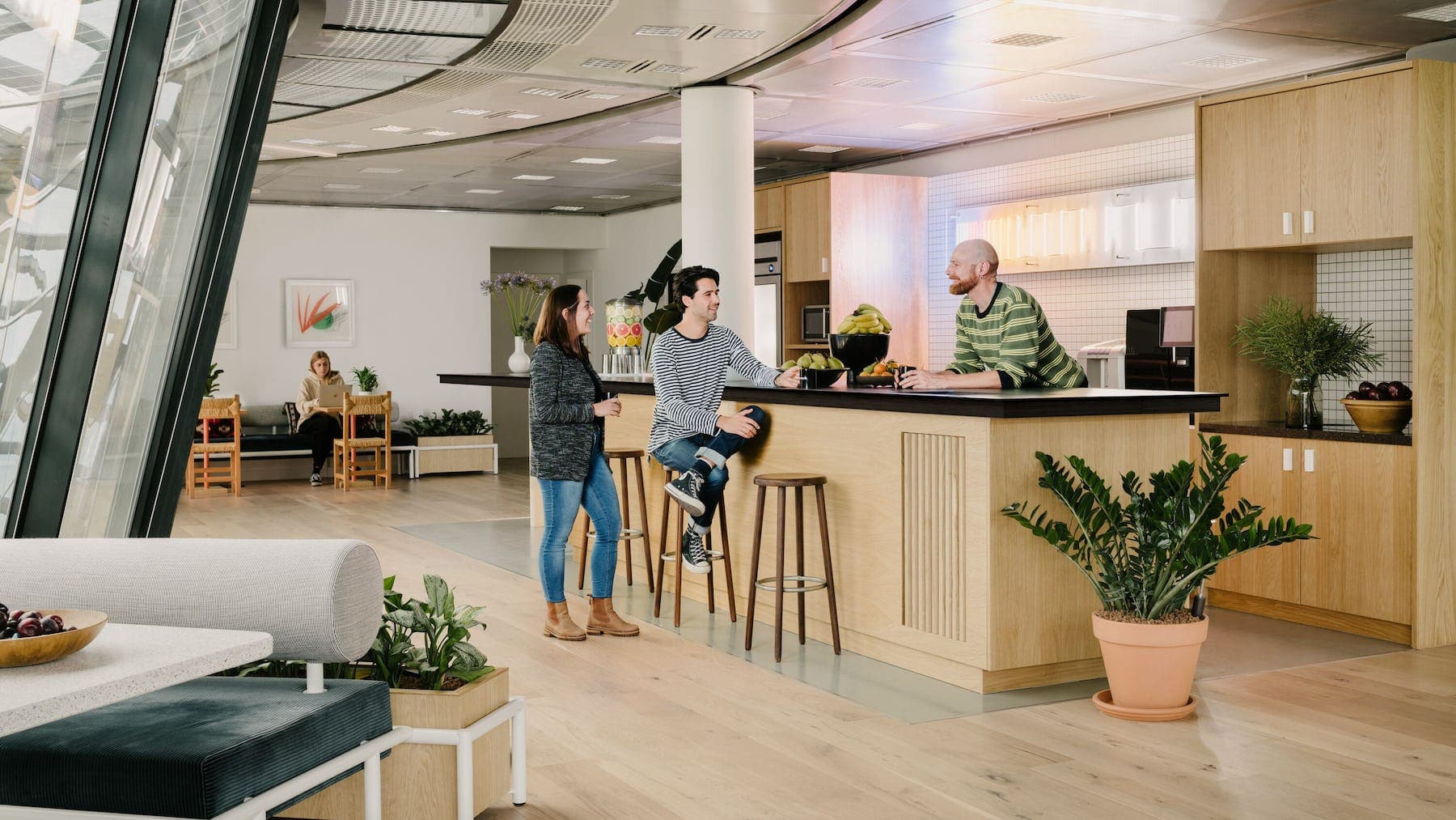 Coworking Spaces with Community Kitchens in Frankfurt Innenstadt I