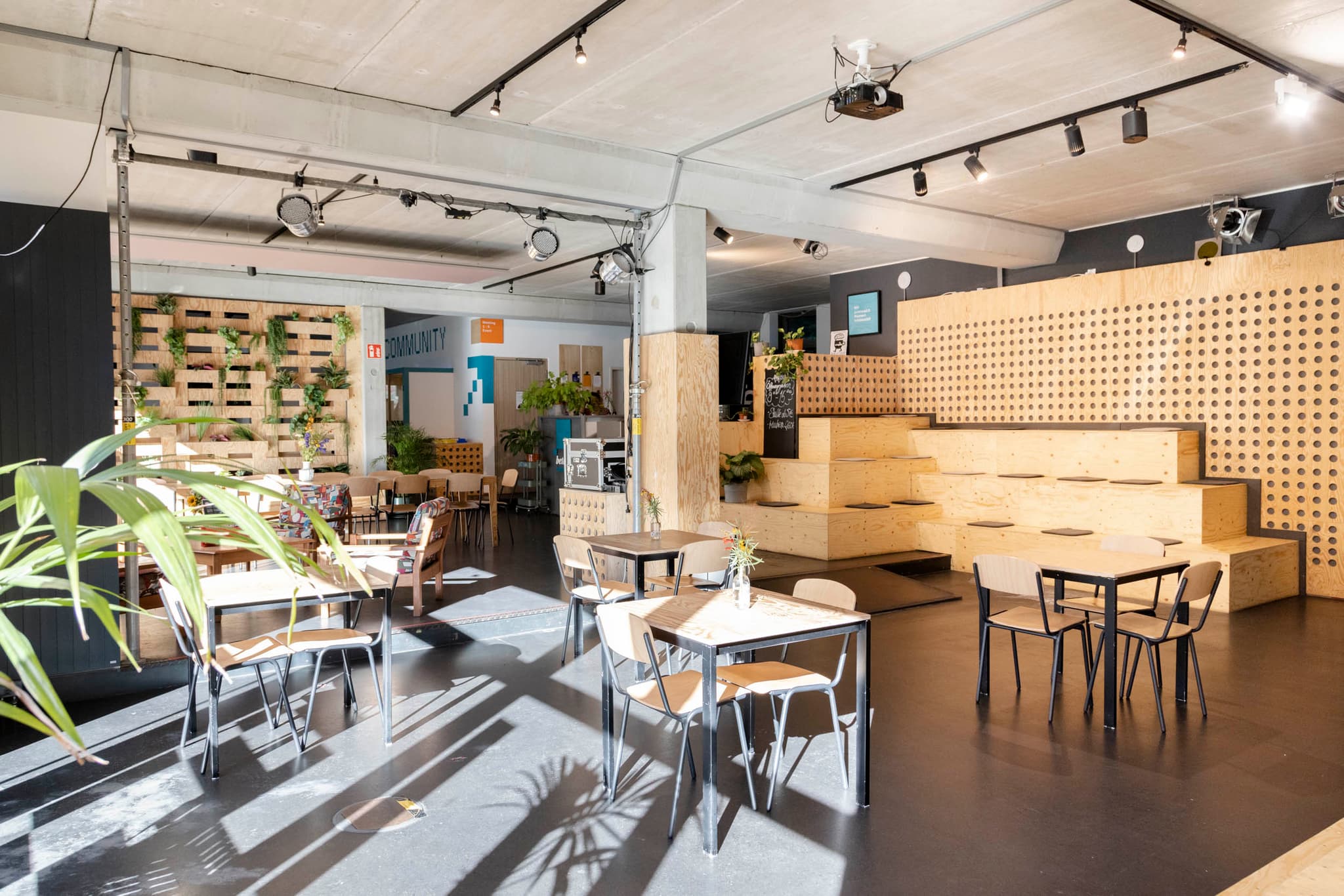 Private Offices in Hamburg Altona: Your Ideal Workspace Awaits