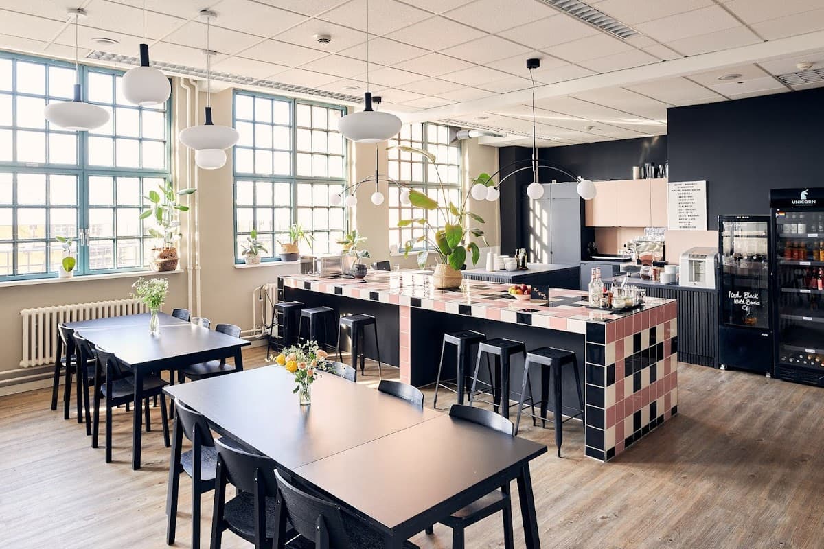 Unicorn Workspaces AEG 2