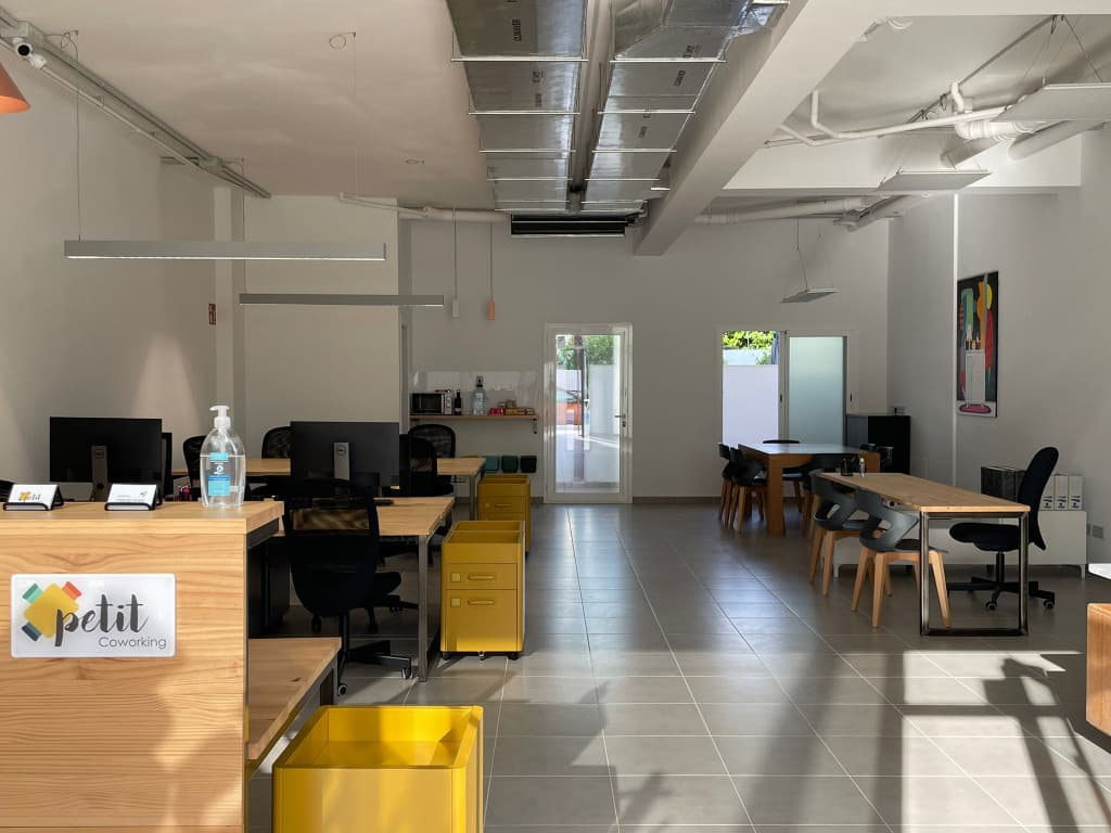 Petit Coworking interior photo 1