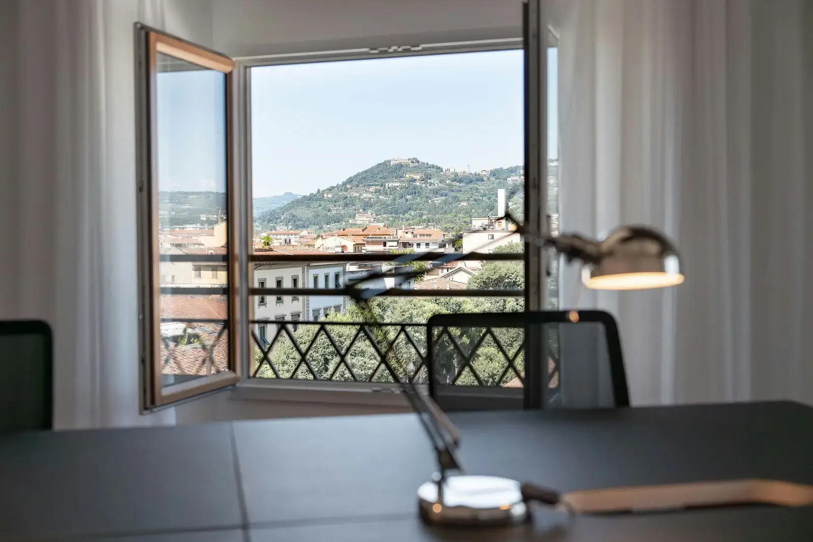 Ruby Dante Workspaces Florence interior photo 1