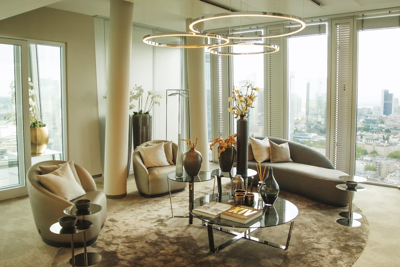 COLLECTION Business Center Frankfurt Nextower