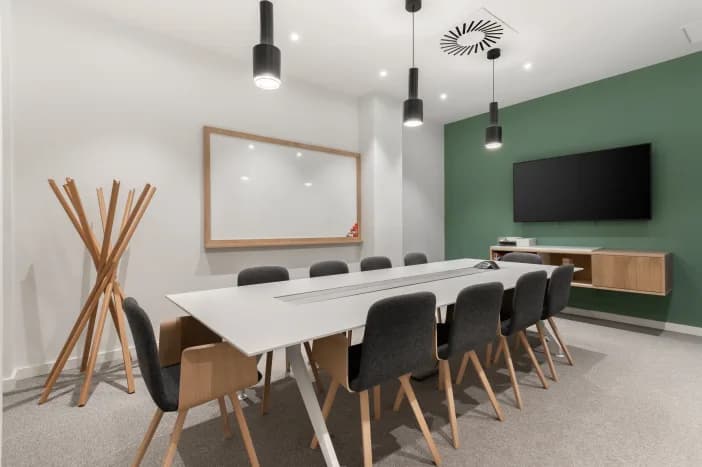 Regus Dusseldorf Johannstraße interior photo 3