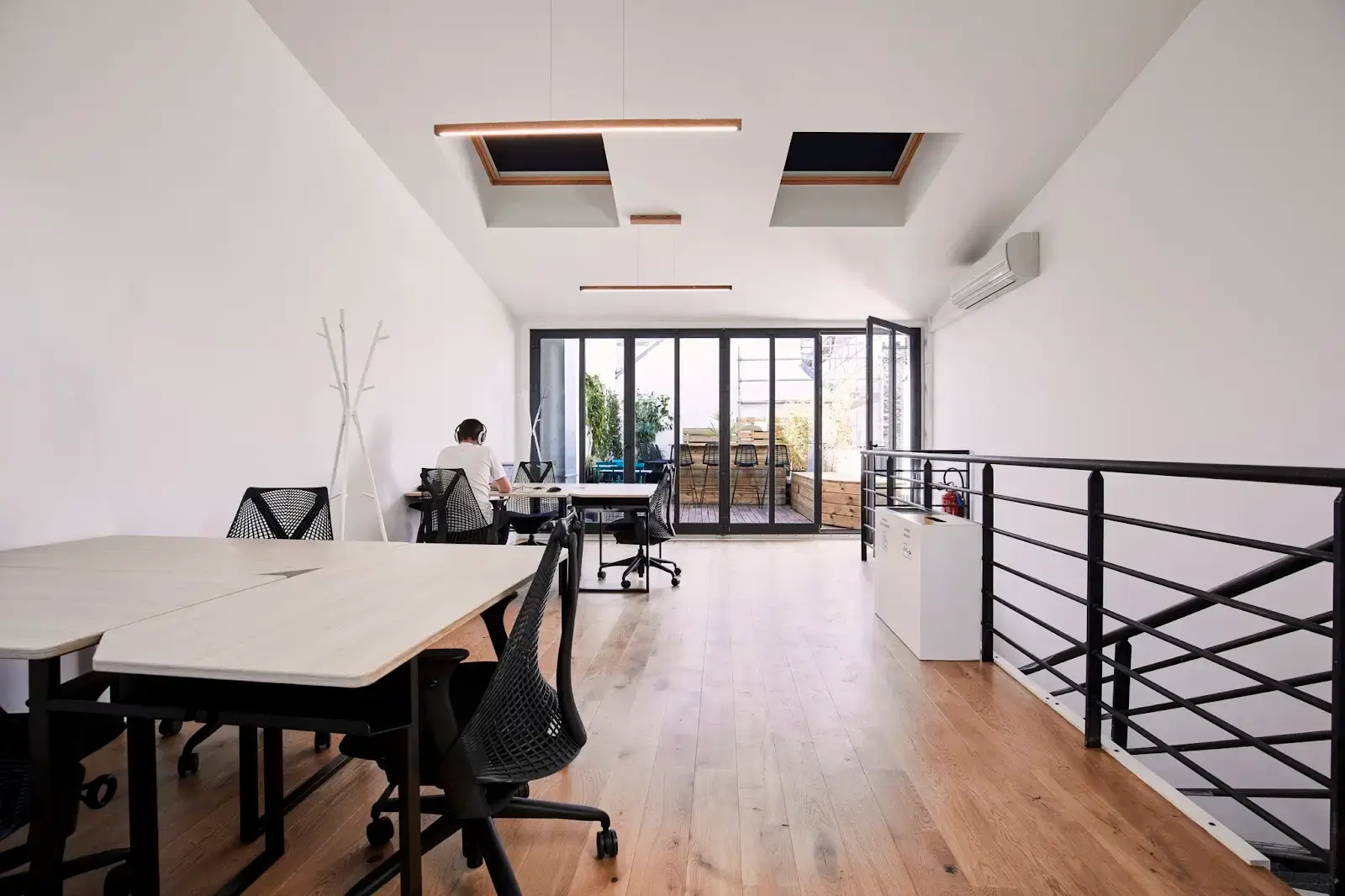 Morning, Ledru-Rollin interior photo 8