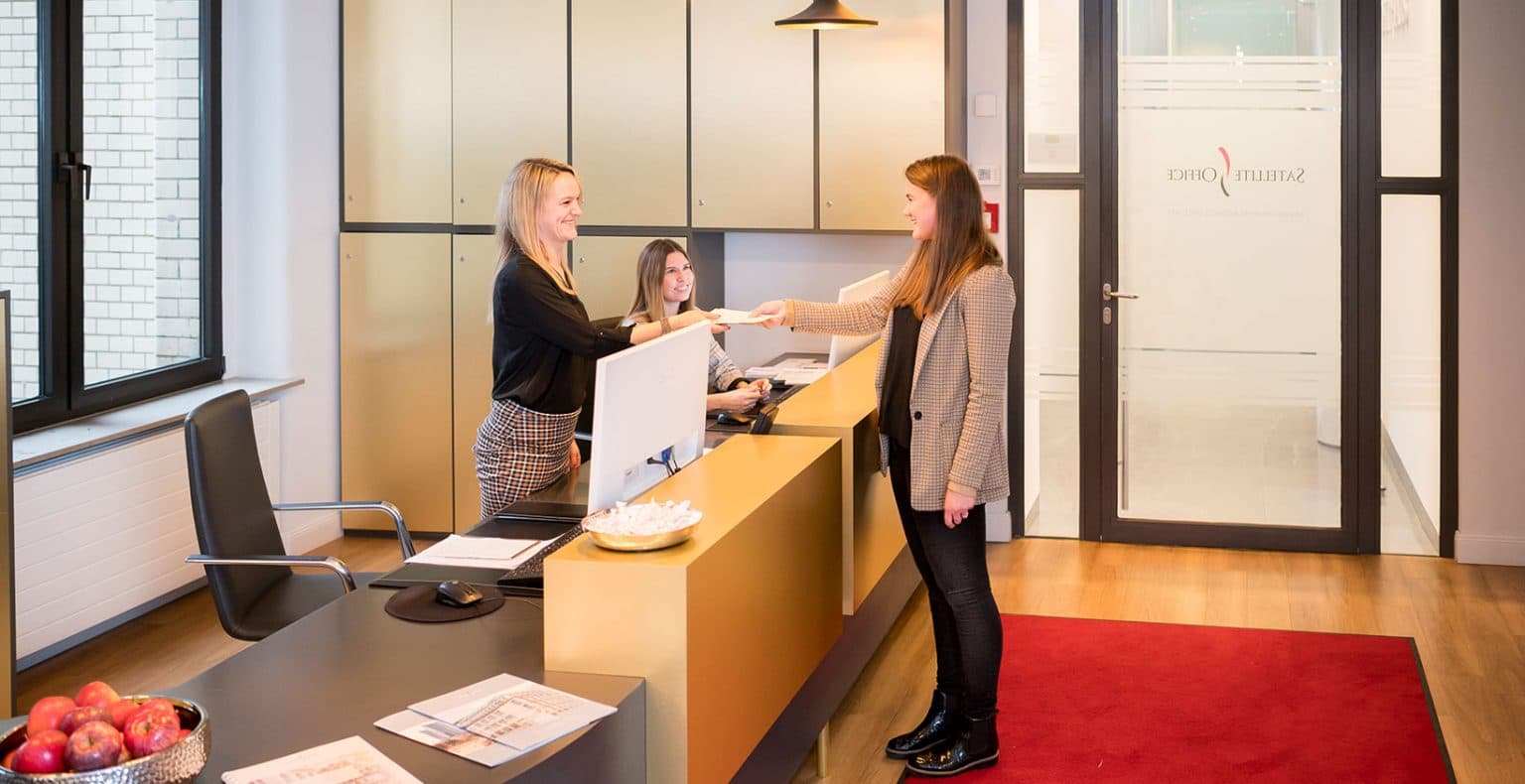 Satellite Office Düsseldorf Königsallee interior photo 2