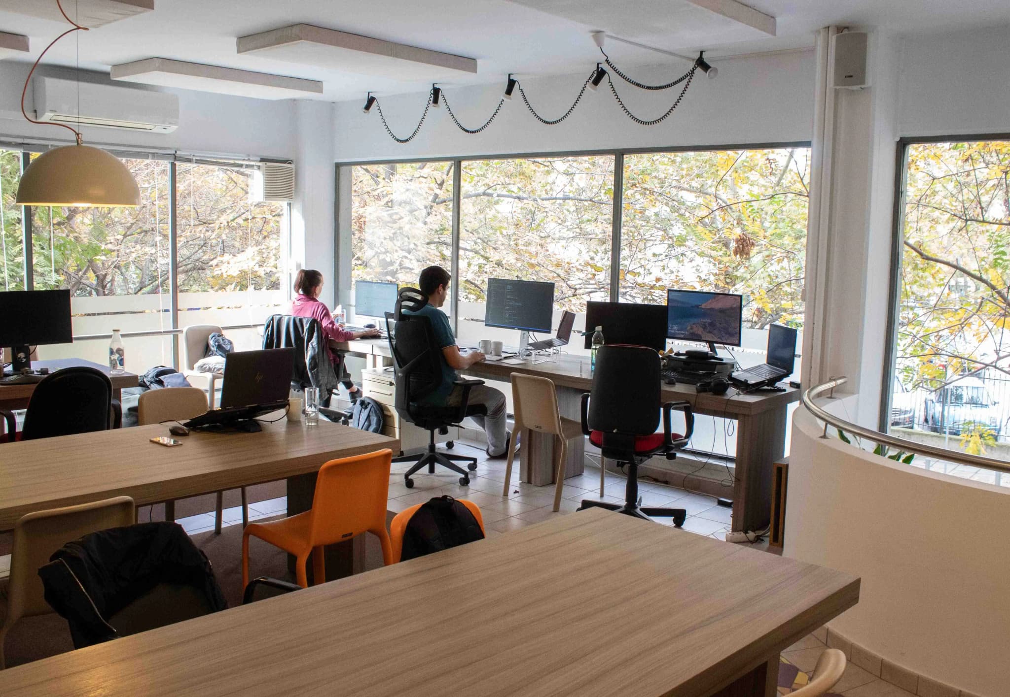 coho - the coworking home interior photo 2