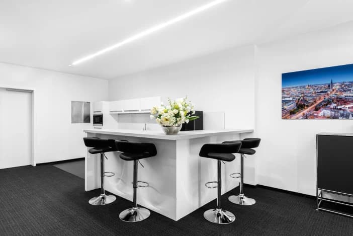 Regus Hamburg Neuer Wall interior photo 2