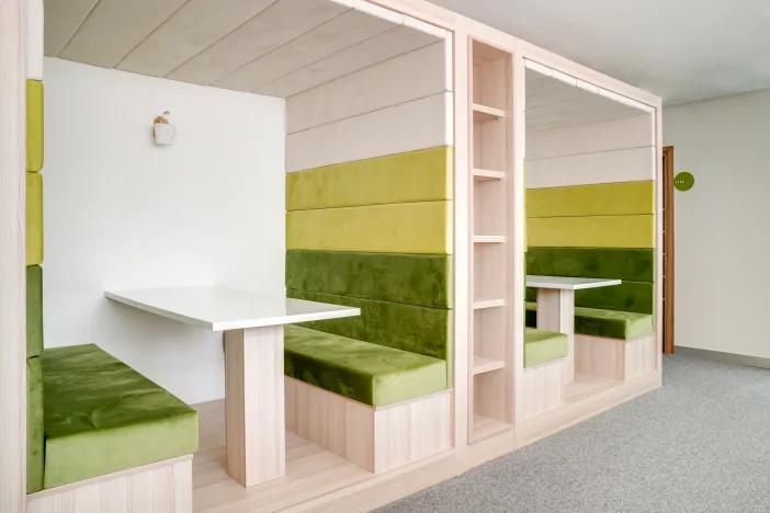 Regus Hamburg Neuer Wall interior photo 3
