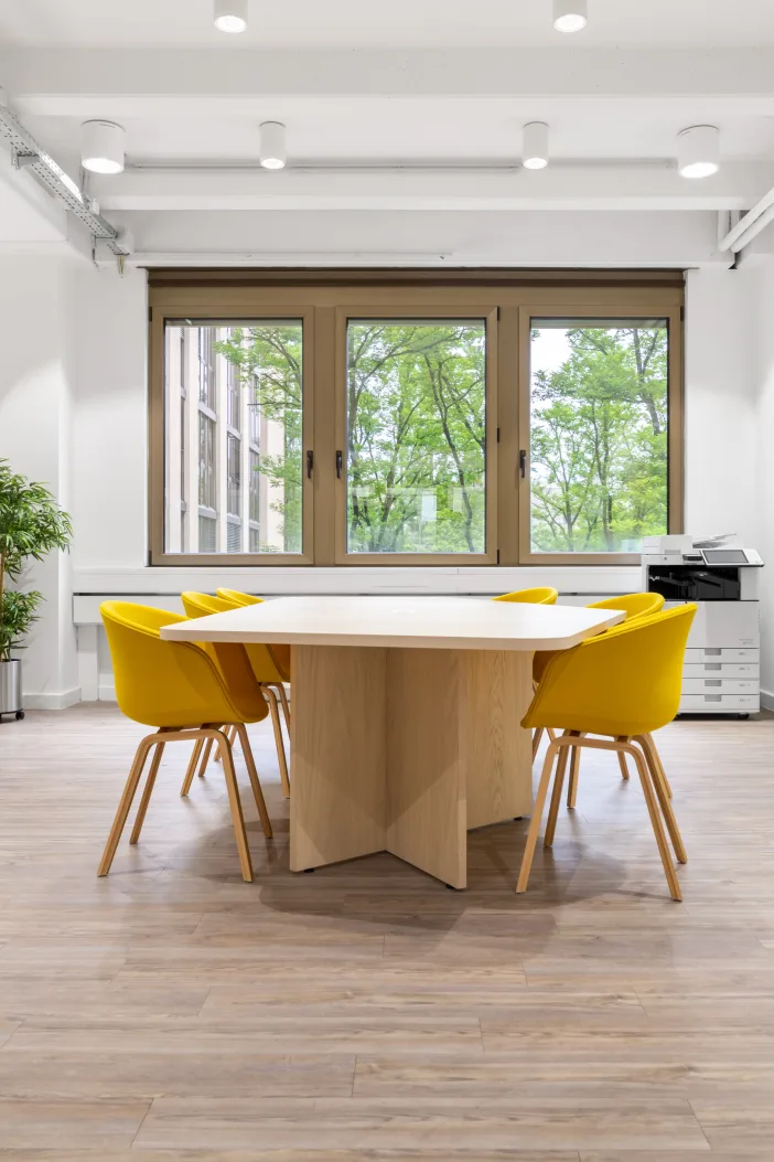 Regus Munich Peak interior photo 9